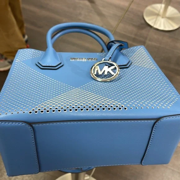 Michael Kors Mercer Medium Perforated Crossbody Satchel Bag
South Pacific 
NWT - Picture 16 of 16